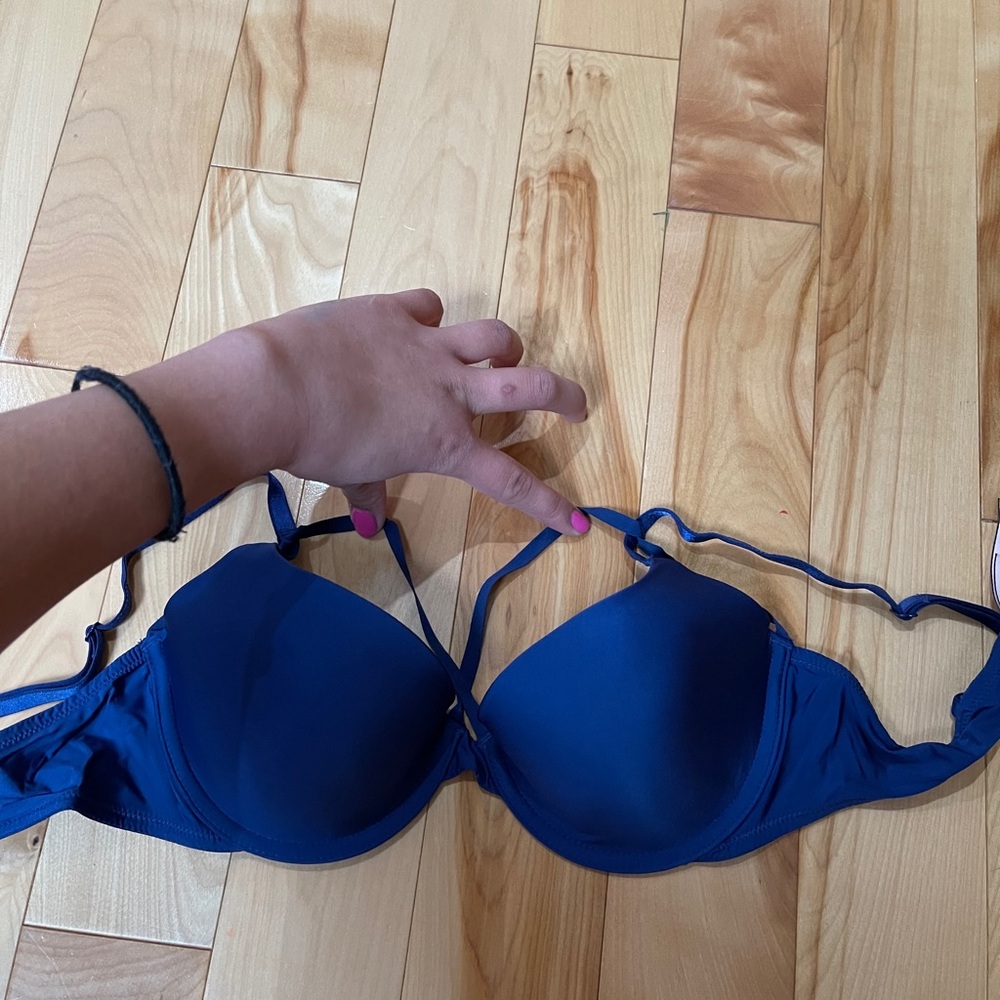 Cross VS bra